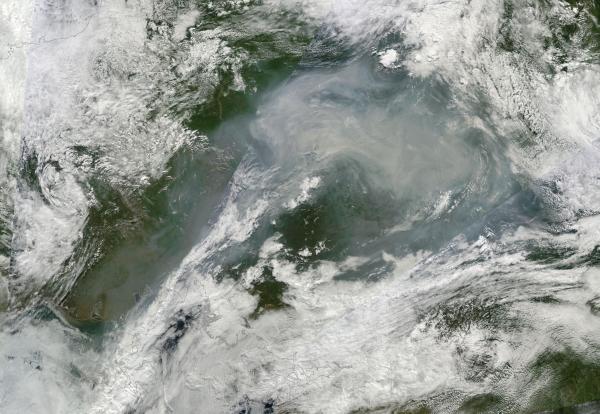 smoke-from-siberian-tundra-fires-august-1-2014