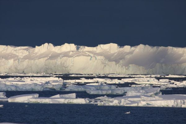 calving-front-of-the-totten-glacier